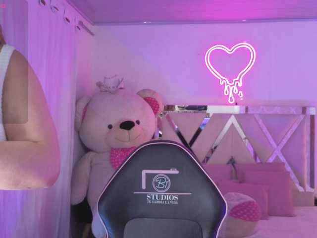 SAAYA-TAY's BongaCams show and profile