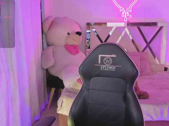 SAAYA-TAY webcam