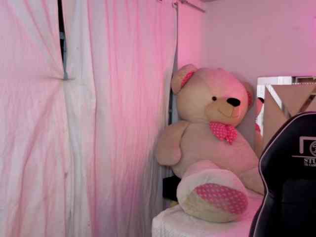 SAAYA-TAY webcam