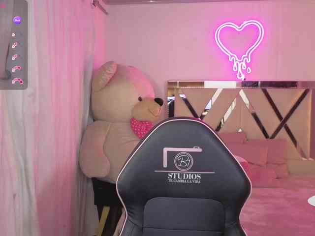 SAAYA-TAY webcam