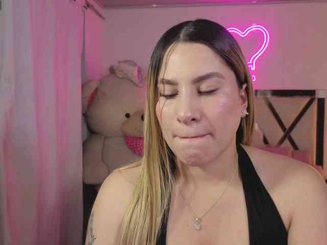 SAAYA-TAY webcam