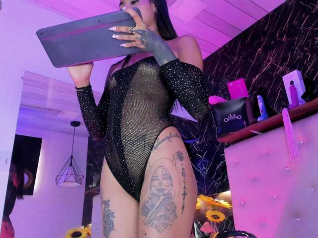 KendallWods's BongaCams show and profile