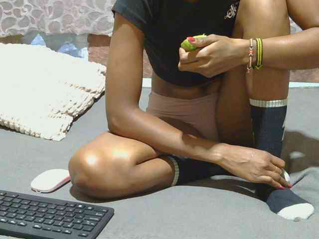 slim-girl01 webcam