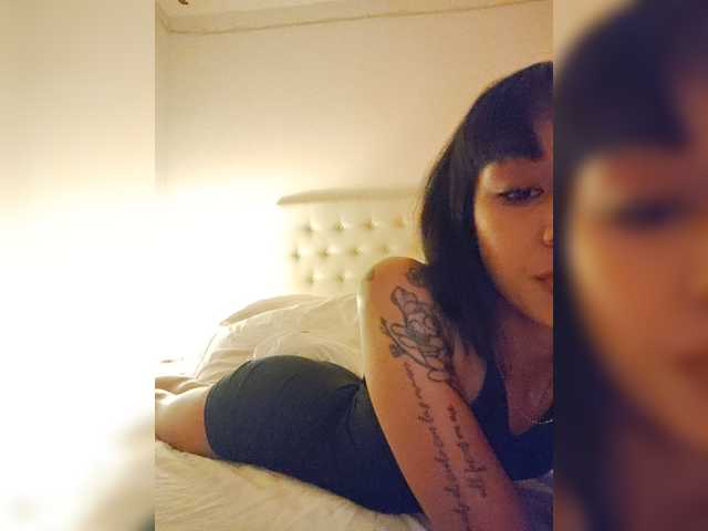 Leaberry live cam on BongaCams