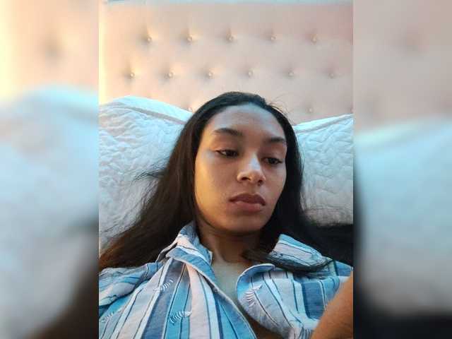 Leaberry live cam on BongaCams