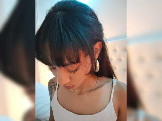 Leaberry live cam on BongaCams