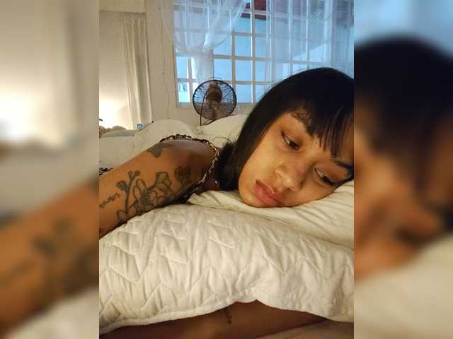 Leaberry live cam on BongaCams