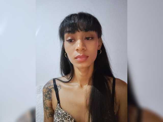 Leaberry live cam on BongaCams