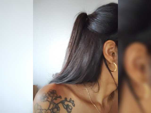 Leaberry live cam on BongaCams