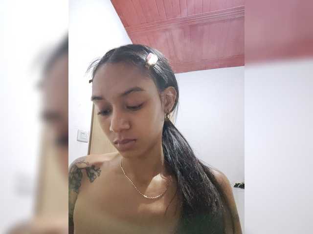 Leaberry live cam on BongaCams