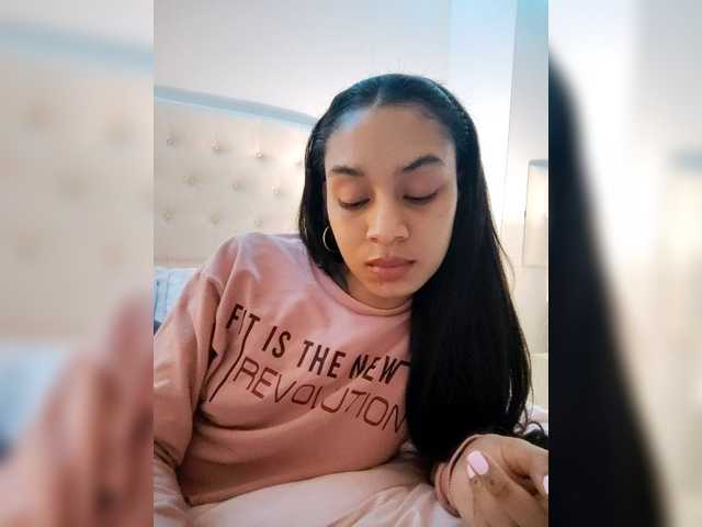 Leaberry's BongaCams show and profile