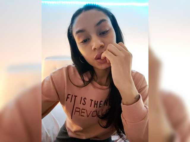 Leaberry's BongaCams show and profile