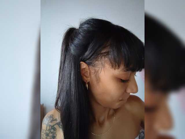 Leaberry live cam on BongaCams