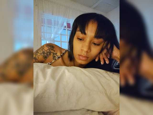 Leaberry live cam on BongaCams