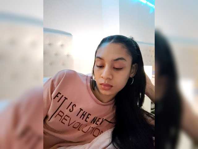 Leaberry's BongaCams show and profile