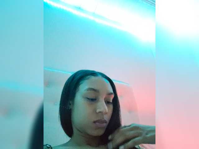 Leaberry live cam on BongaCams