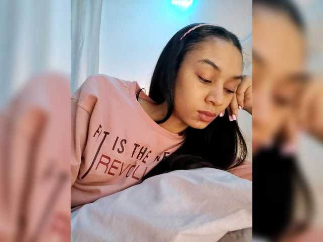 Leaberry's BongaCams show and profile