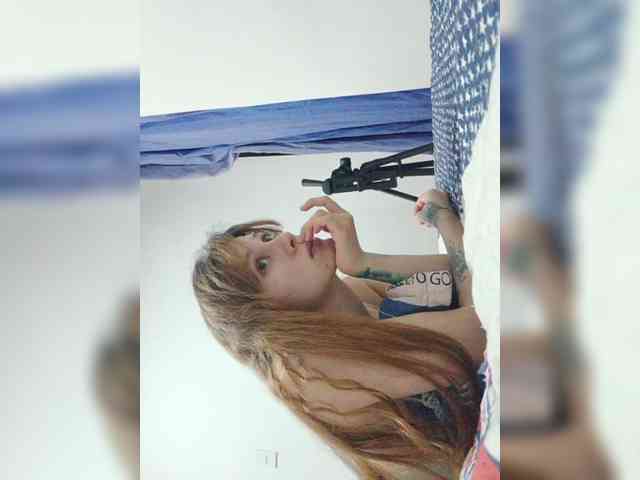 RevySadashiTrue webcam