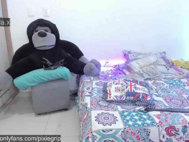 RevySadashiTrue webcam