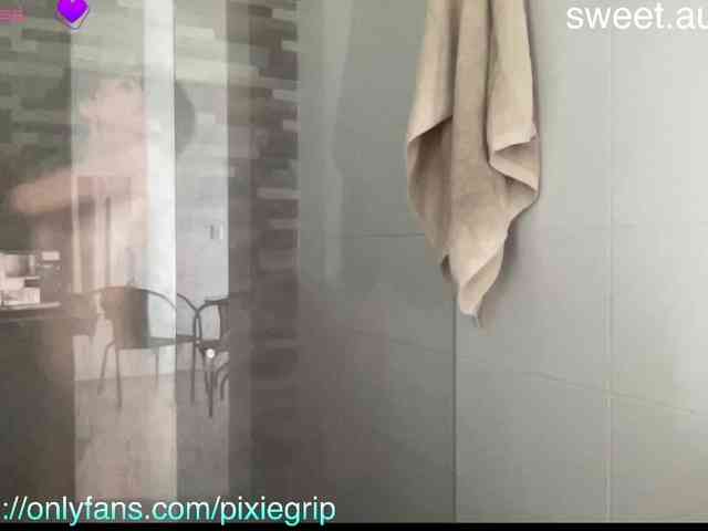 RevySadashiTrue webcam