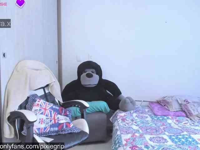 RevySadashiTrue webcam