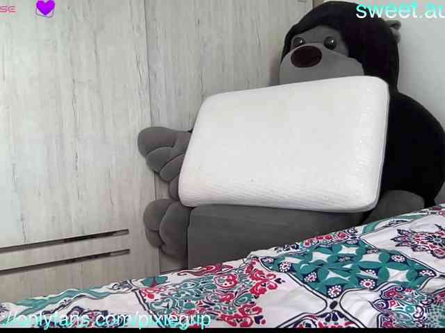 RevySadashiTrue webcam