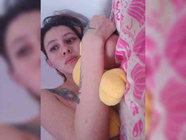 RevySadashiTrue webcam