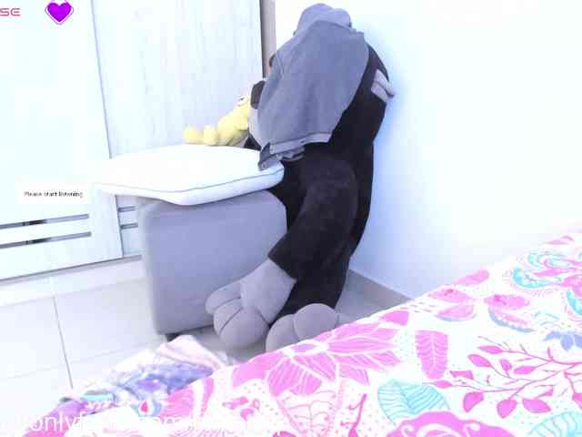 RevySadashiTrue webcam