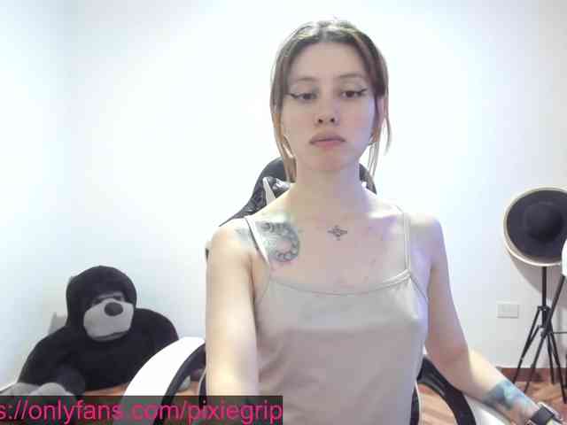 RevySadashiTrue webcam