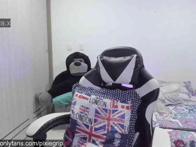 RevySadashiTrue webcam