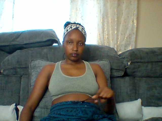 Sexyred-4 live cam on BongaCams