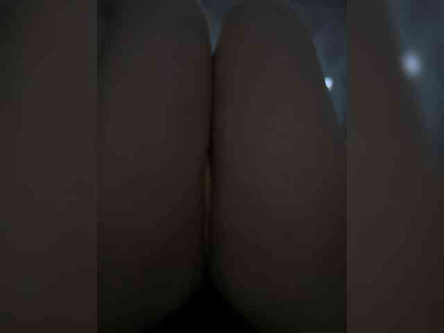 Alenka-may26 webcam