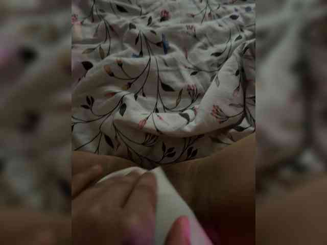 Alenka-may26 webcam
