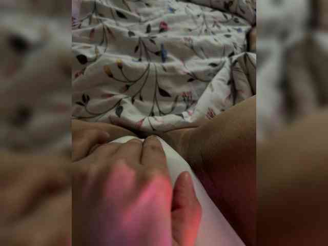Alenka-may26 webcam