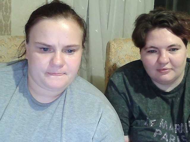 HollyXEva live cam preview