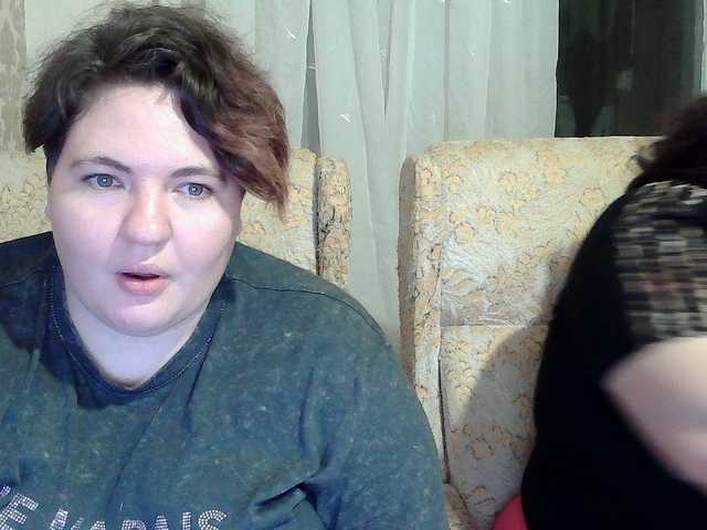 HollyXEva live cam preview