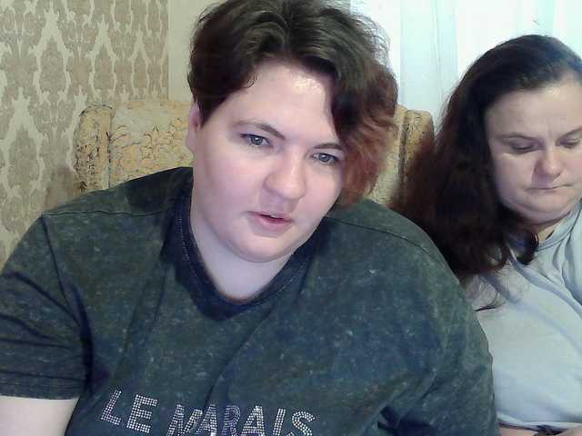 HollyXEva live cam preview