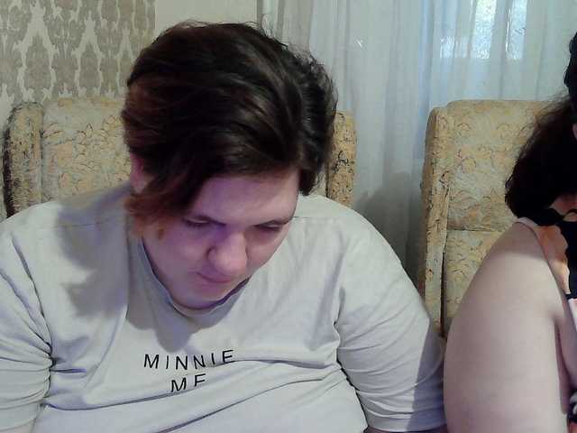 HollyXEva live cam preview