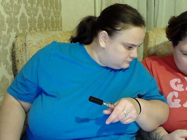 HollyXEva live cam preview