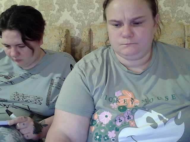 HollyXEva live cam preview