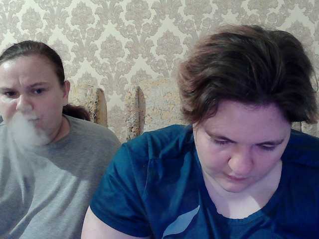 HollyXEva live cam preview