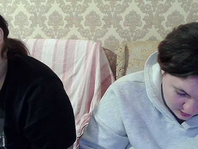 HollyXEva live cam preview