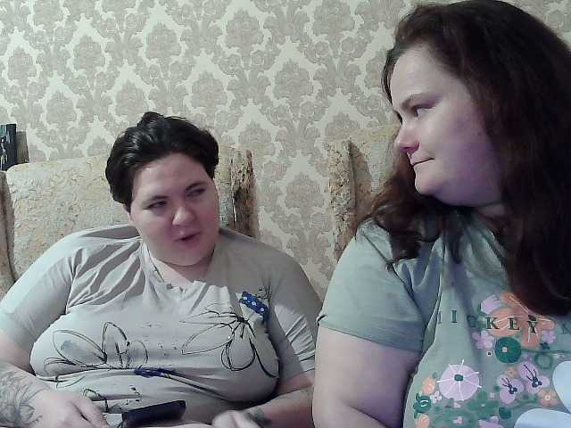 HollyXEva live cam preview