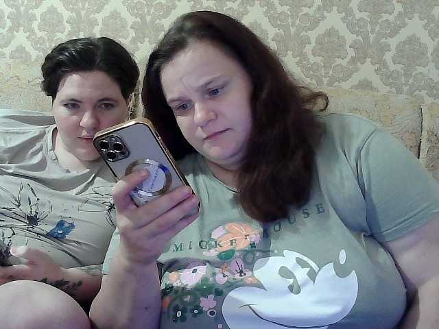 HollyXEva live cam preview