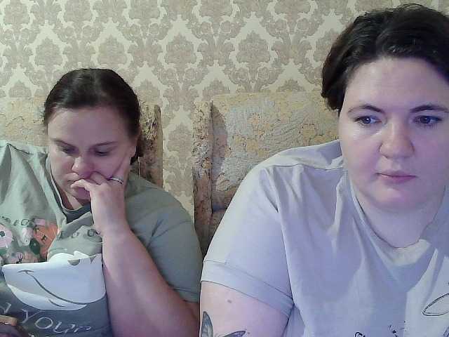 HollyXEva live cam preview