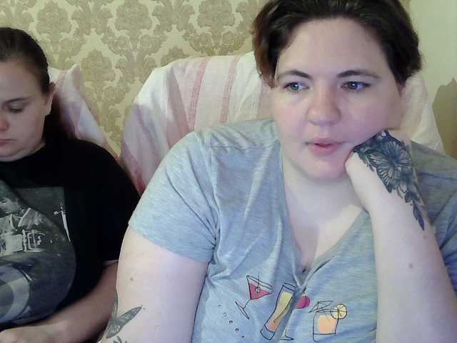 HollyXEva live cam preview