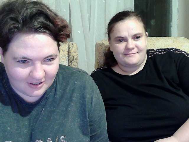 HollyXEva live cam preview