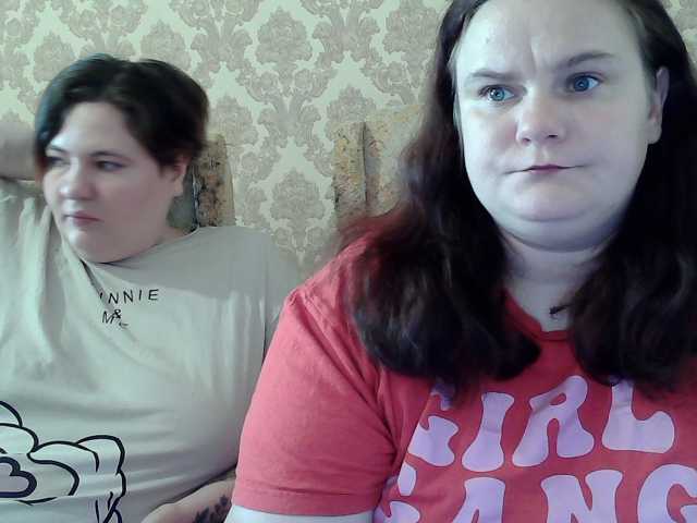 HollyXEva live cam preview