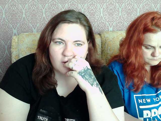 le modèle HollyXEva est en webcam porno dans un show sur le site bongacams, il possède les tags suivants: White/Caucasian,Redhead,Shaved