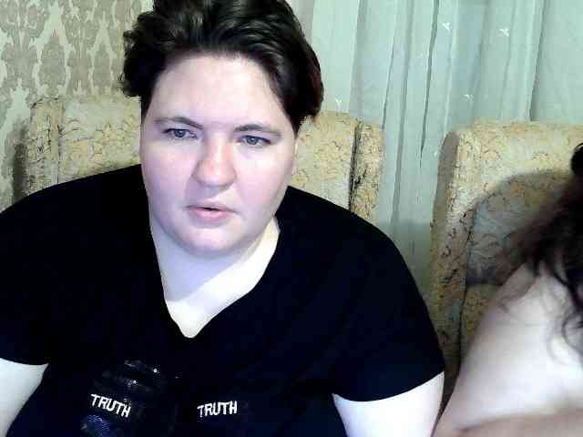 HollyXEva webcam